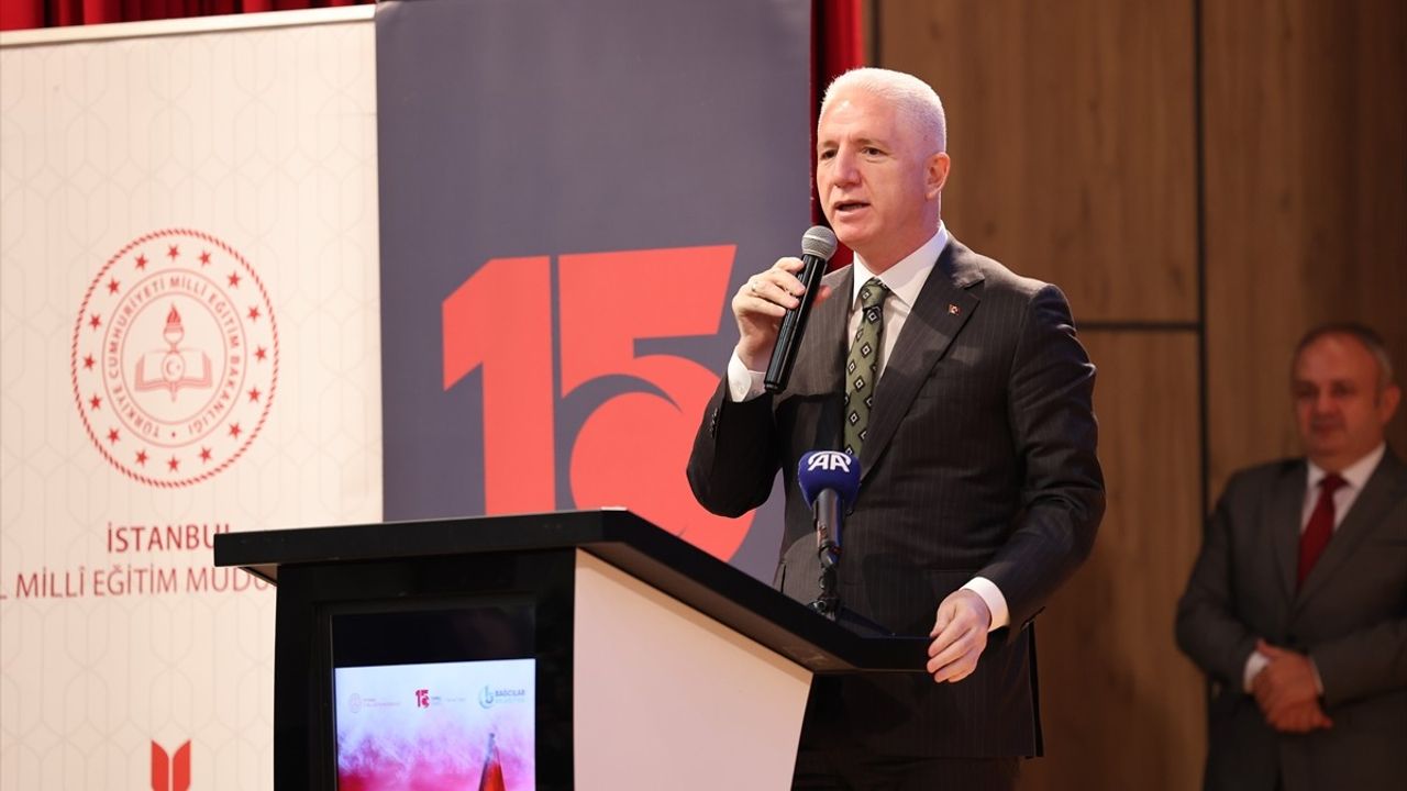 İstanbul'da '15 Temmuz Direnişinden Gazze'ye Yarışmalarının Ödül Töreni Gerçekleştirildi