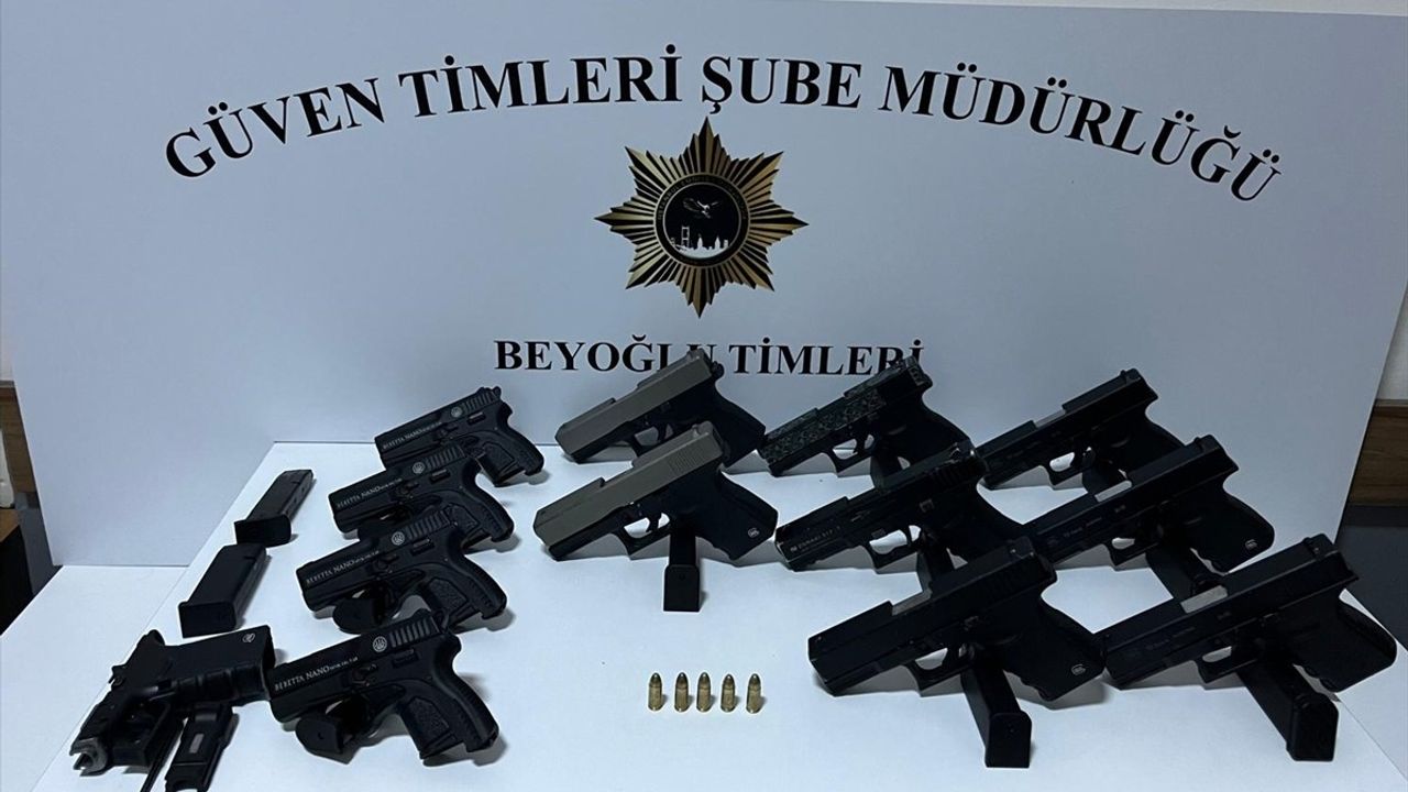 İstanbul'da Silah Ticareti İddiasıyla İki Zanlı Gözaltına Alındı