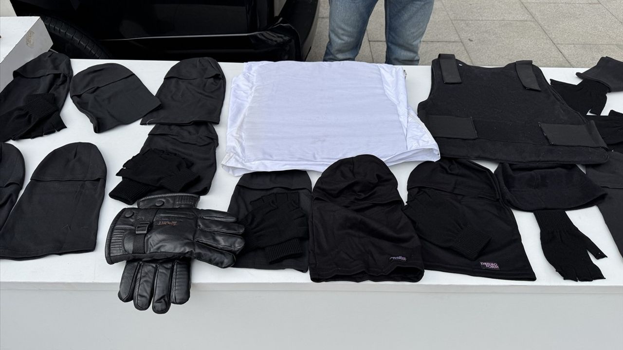 İstanbul'da Suç Örgütlerine Yönelik Operasyon: 54 Şüpheli Tutuklandı