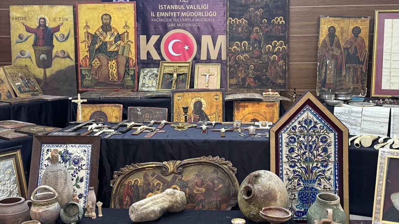 İstanbul'da Tarihi Eser Kaçakçılığı Operasyonu: 6 Zanlı Gözaltına Alındı