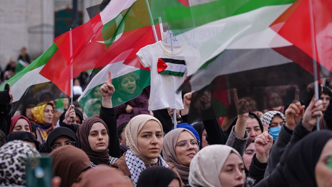 İstanbul'da Trump'ın Filistin Planına Protesto