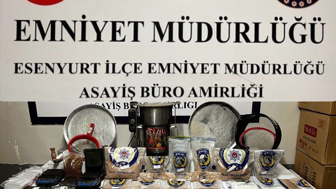 İstanbul'da Uyuşturucu Madde Ticareti İddiasıyla 3 Şüpheli Yakalandı