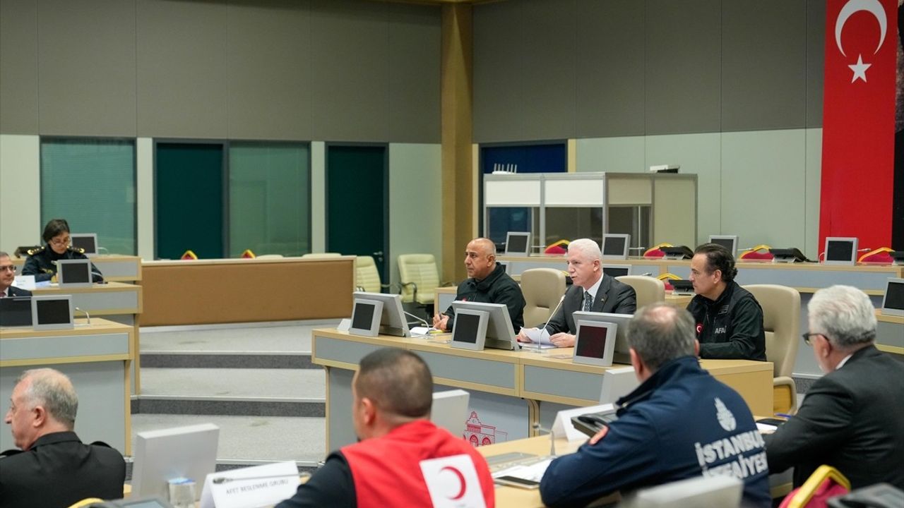 İstanbul'da Yüz Yüze Eğitime Kar Engeli: 21 Şubat'ta Ara Verilecek