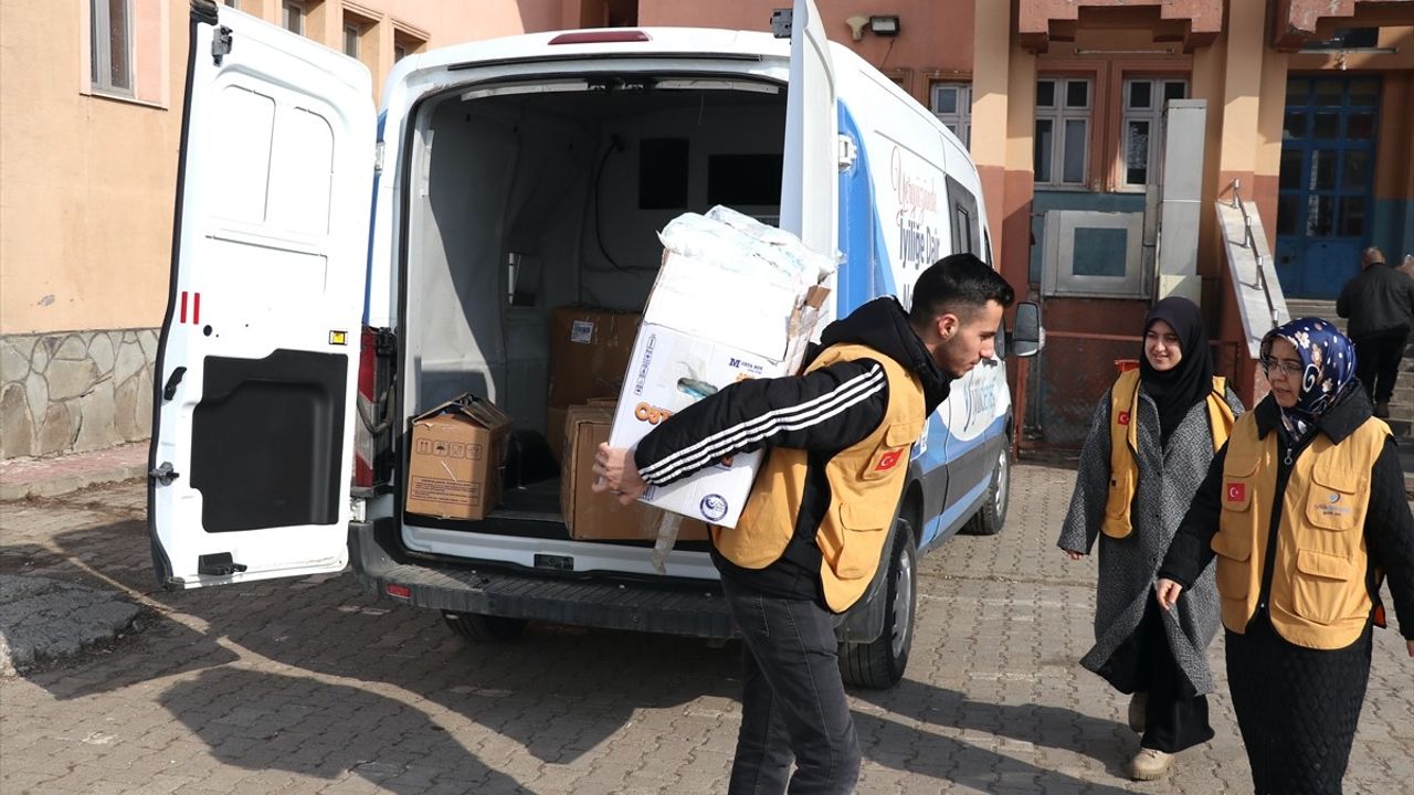 İstanbul Öğrencilerinden Ağrılı Köy Çocuklarına Yardım Projesi