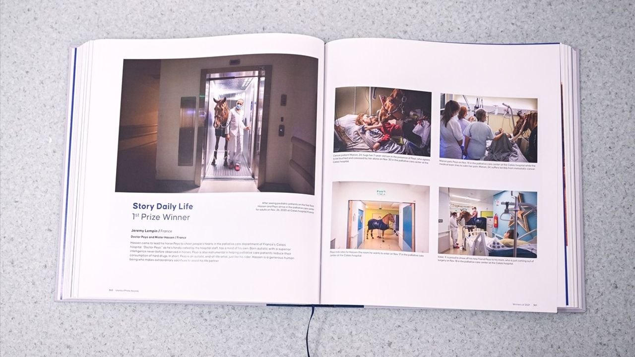 İstanbul Photo Awards'un 10. Yılına Özel Kitap: 'The First Ten Years' Yayınlandı