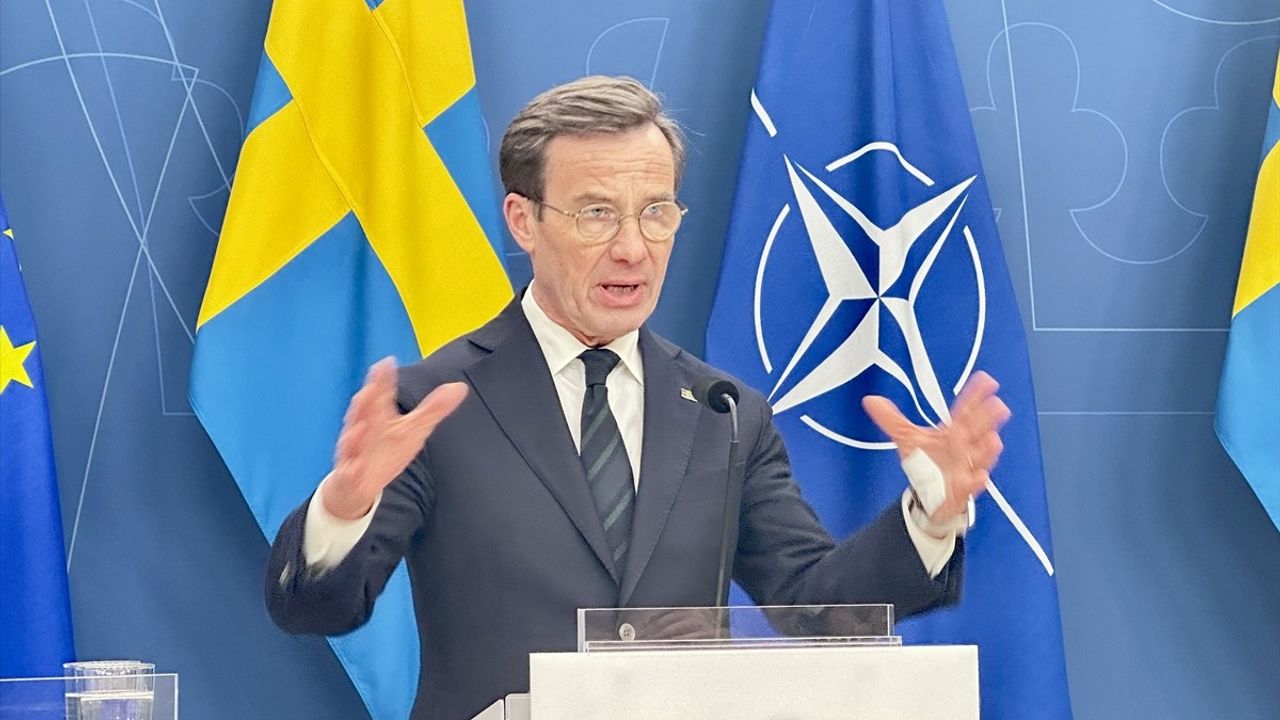 İsveç Başbakanı Kristersson'dan Trump'ın Zelenskiy Açıklamalarına Tepki