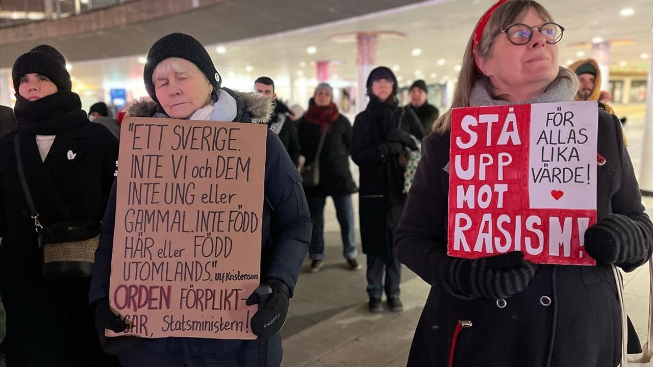 İsveç'te İslamofobi ve Irkçılık Protesto Edildi
