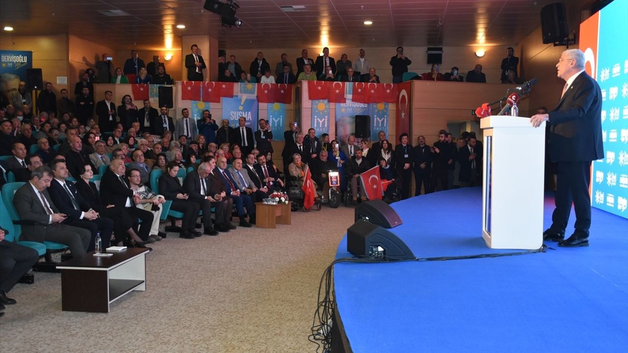 İYİ Parti Genel Başkanı Dervişoğlu Eskişehir'de Genişletilmiş İl Divan Toplantısı'na Katıldı