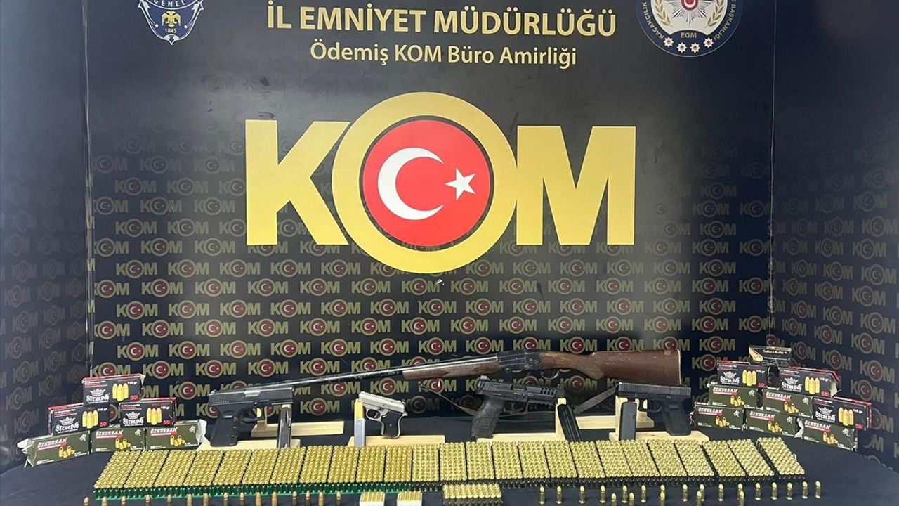 İzmir'de Bireysel Silahlanmaya Yönelik Operasyonda 3 Gözaltı