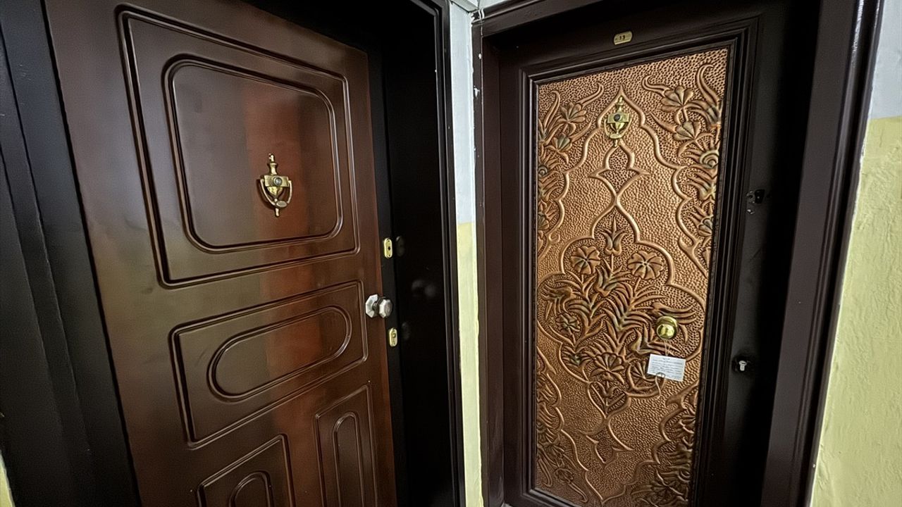 İzmir'de Yalnız Yaşayan 87 Yaşındaki Kadının Kemikleri İstanbul'da İncelenecek