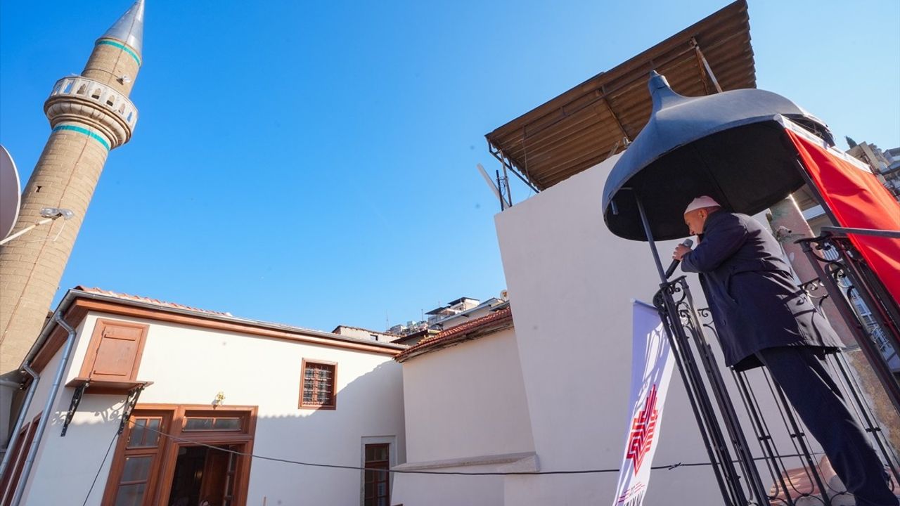 İzmir Konak'taki Tarihi Kalafat Camisi Restorasyonu Tamamlandı