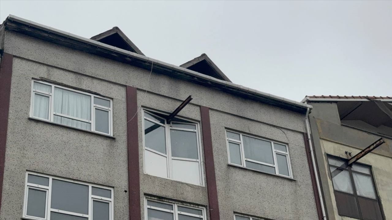Kağıthane'de Yük Asansörü Kazası: Bir Kişi Yaralandı