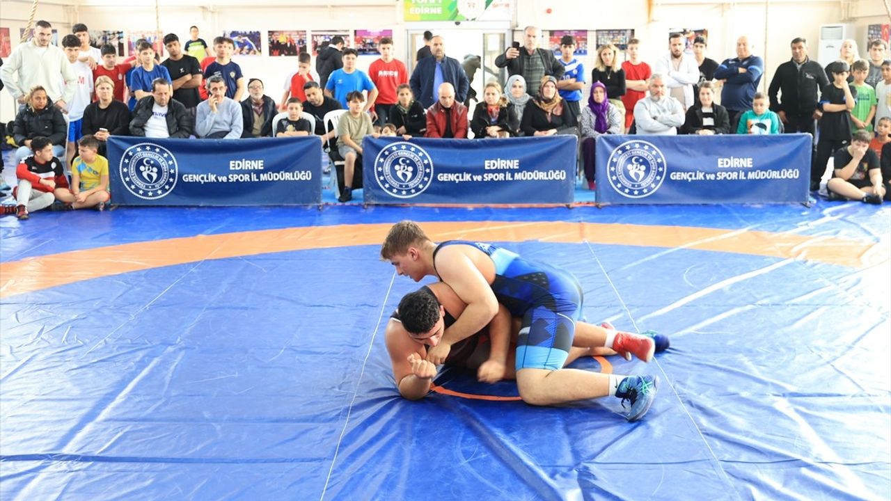 Kahramanmaraş Depremlerinde Hayatını Kaybeden Güreşçiler Edirne'de Anıldı