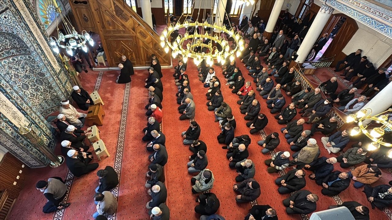 Karabük'te 15 Temmuz Şehitleri İçin '253 Hatim' Programı Düzenlendi