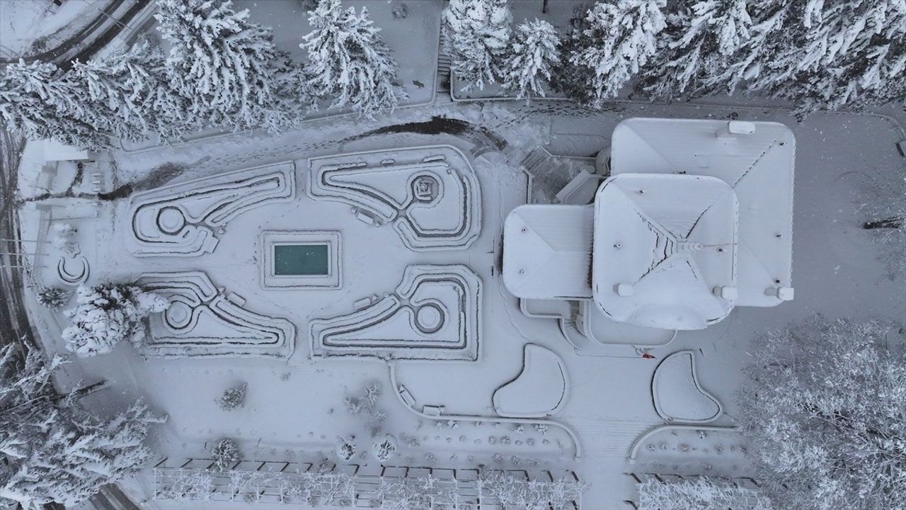 Karadeniz Bölgesi'ndeki 1537 Yerleşim Yerinde Ulaşım Kesildi