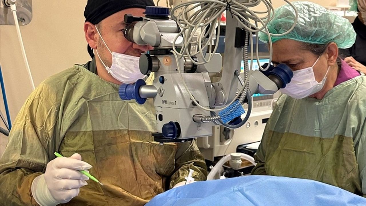 Kastamonu'da İlk Kez Kombine Göz Ameliyatı Gerçekleştirildi