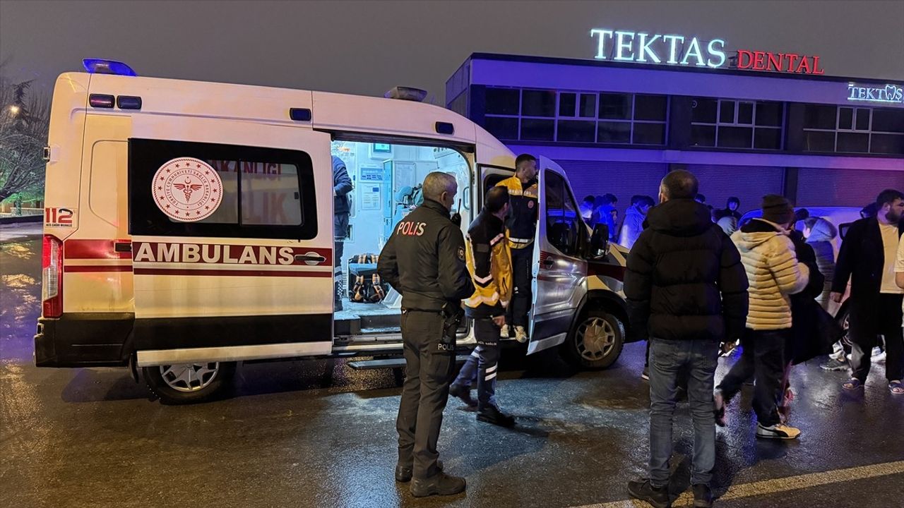 Kayseri'de Mobilya Mağazasının Deposunda Yangın Çıktı