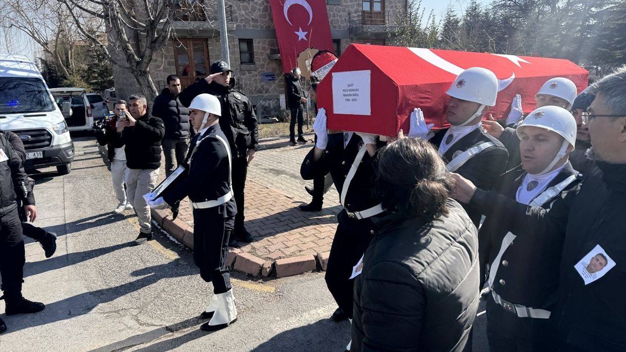 Kayseri'de Şehit Olan Polis Memuru İbrahim Birol'un Cenazesi Defnedildi