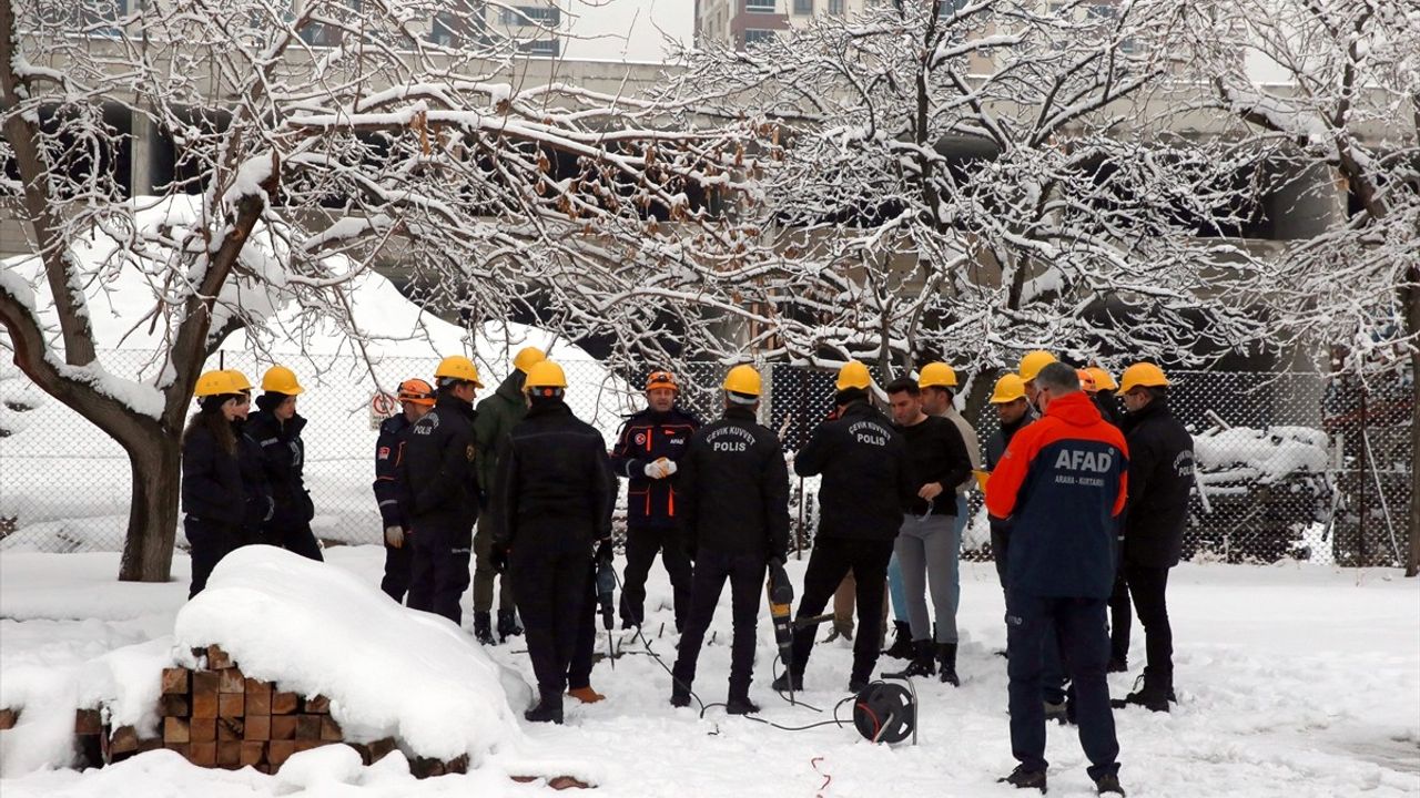 Kayseri'de Türk Telekom ve Polis Ekiplerine Arama Kurtarma Eğitimi Düzenlendi