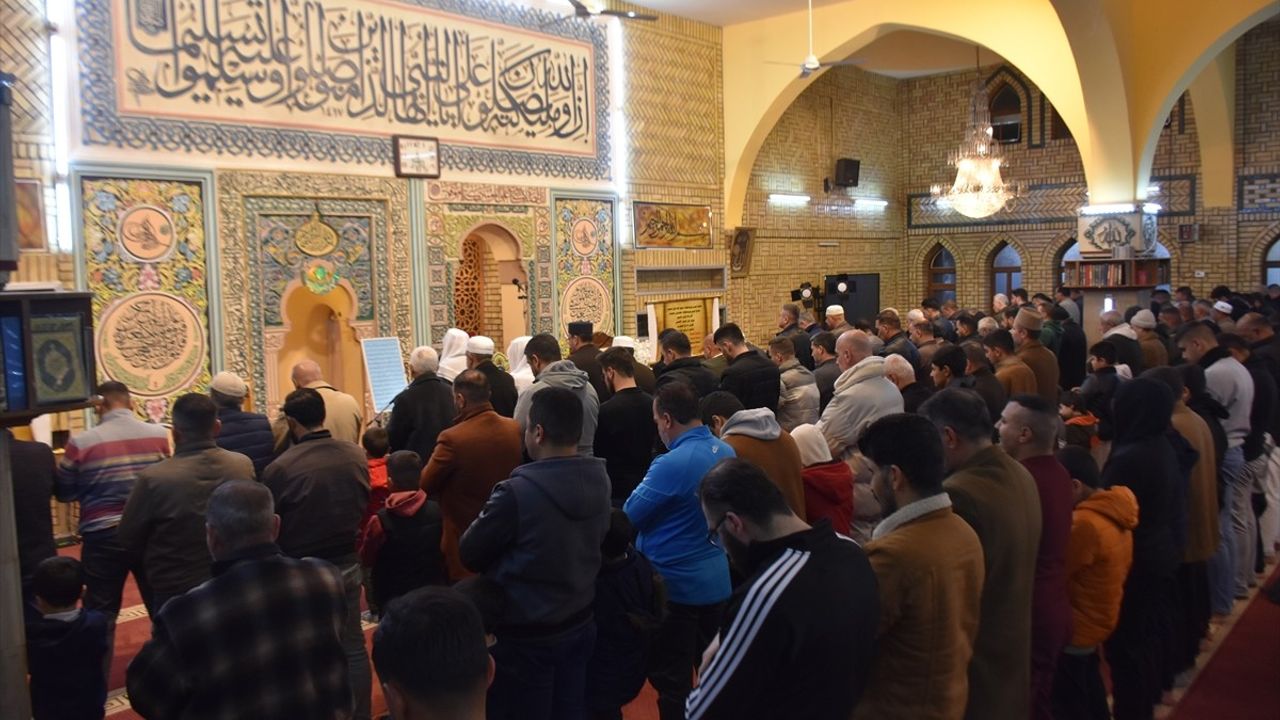 Kerkük'te Ramazan'ın İlk Teravih Namazı Kılındı