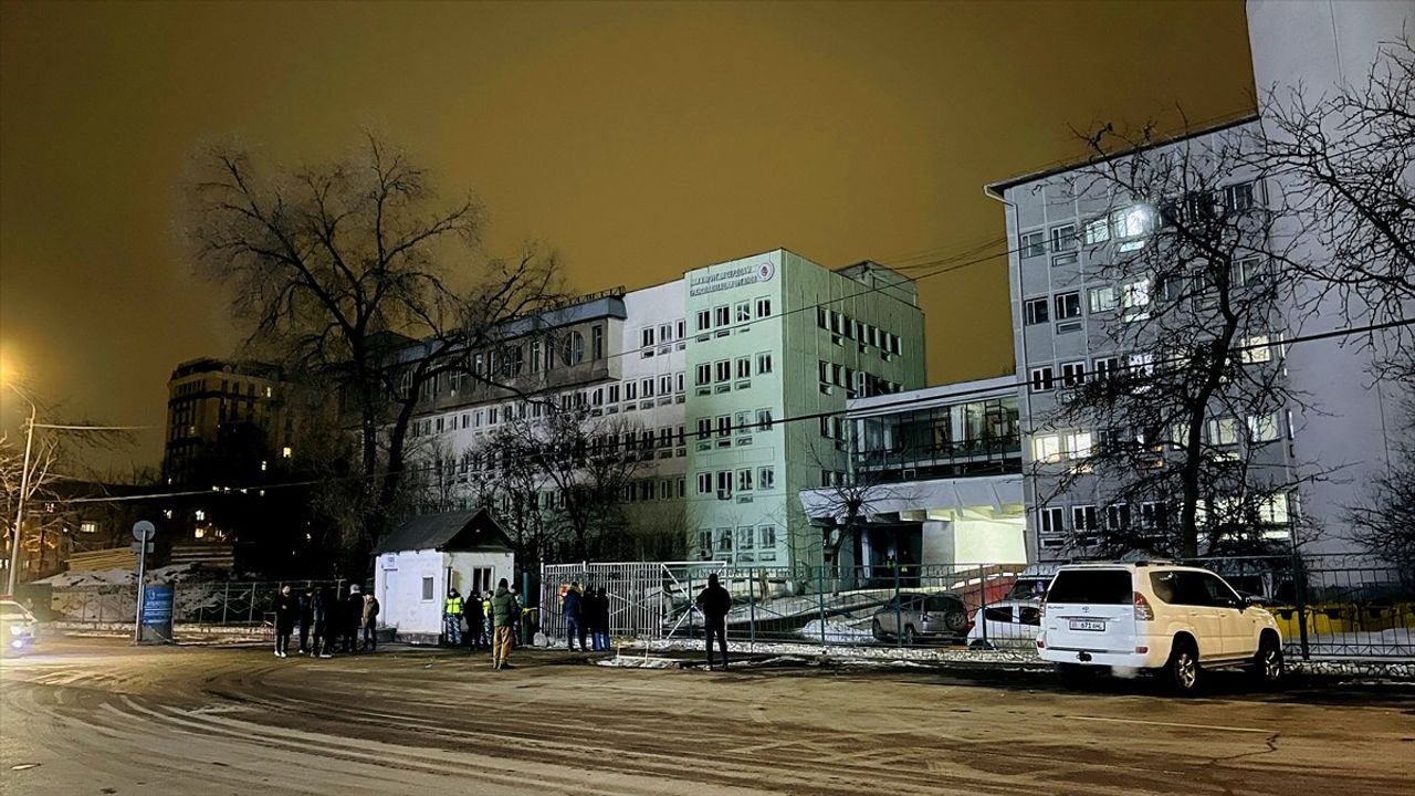 Kırgızistan'daki Hastane Yangınında İki Kişi Hayatını Kaybetti