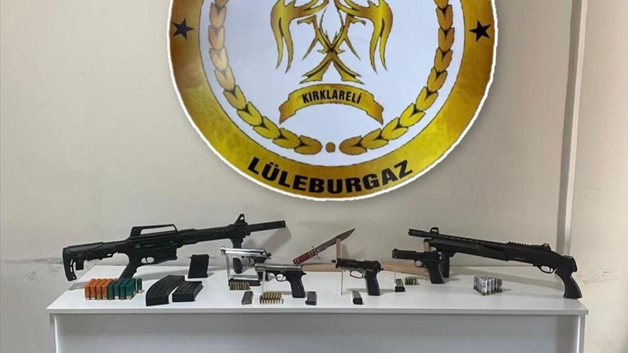 Kırklareli'nde Sosyal Medya Üzerinden Silah Paylaşan 12 Şüpheli Gözaltına Alındı