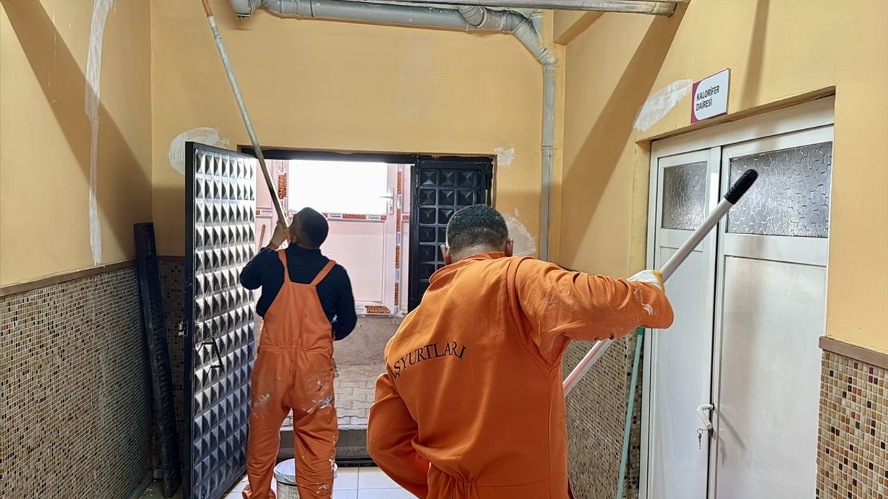 Kırşehir'de Hükümlülerden Öğrencilere Bakım: Okullar Eğitime Hazır