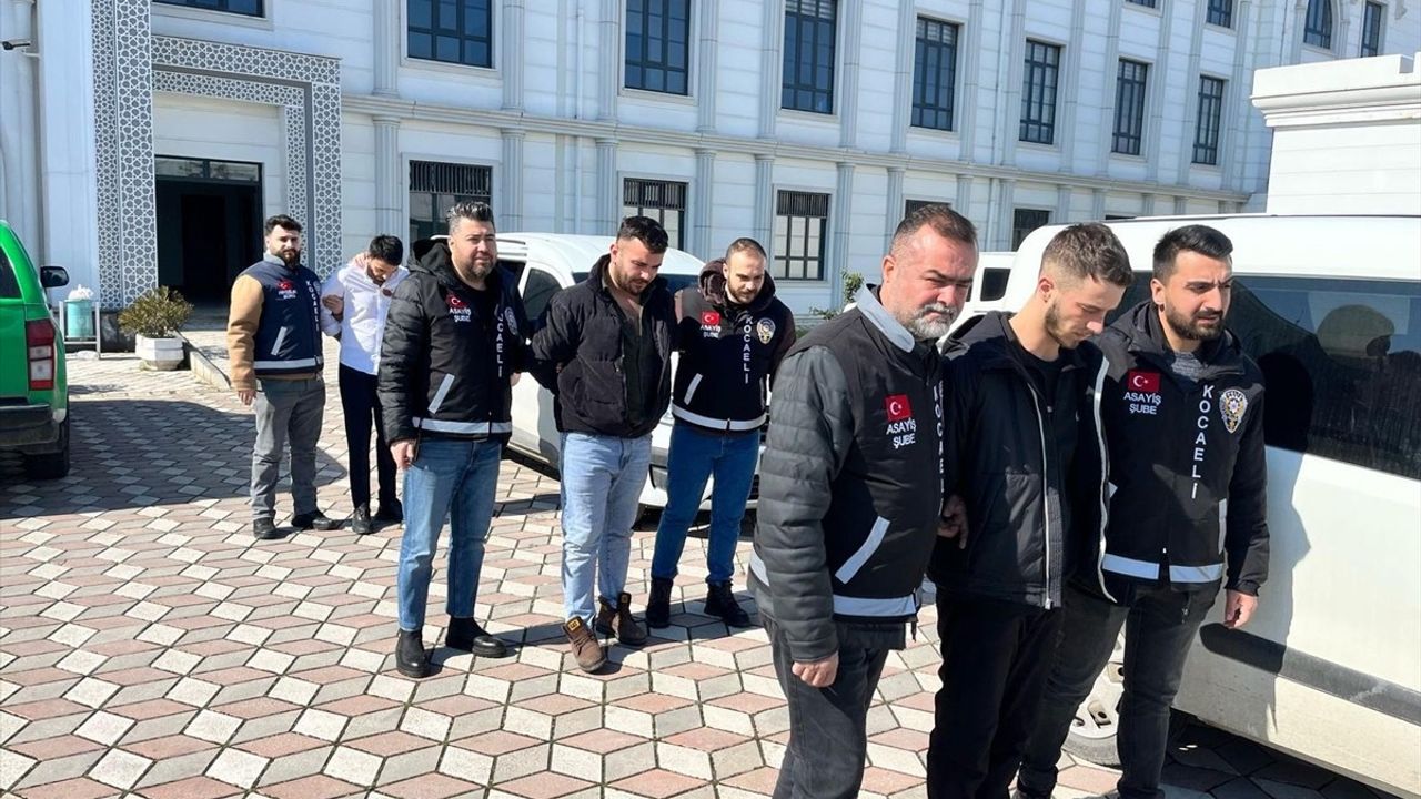 Kocaeli'de Bıçaklı Kavga: 1 Zanlı Tutuklandı