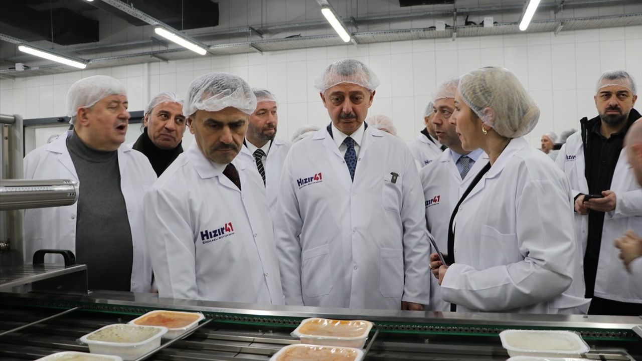 Kocaeli'de Hızır 41-Afet Mutfağı Kuruldu