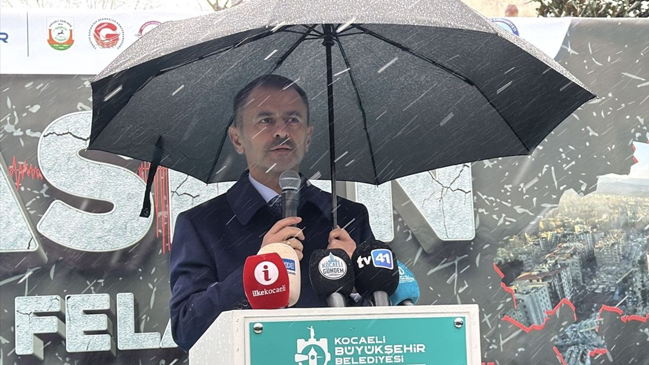 Kocaeli ve Düzce'de 6 Şubat Depremleri İçin Anma Programları Düzenlendi