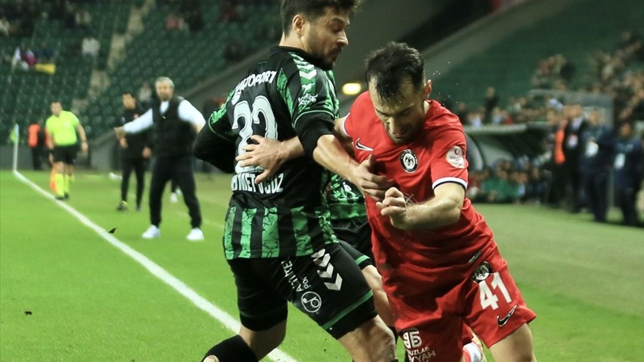 Kocaelispor, Ahlatcı Çorum FK'yi 2-0 Geçti