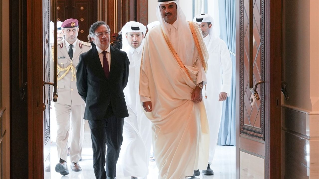 Kolombiya Cumhurbaşkanı Petro, Bogota-Doha Hava Yolu Rota Açılışını Duyurdu