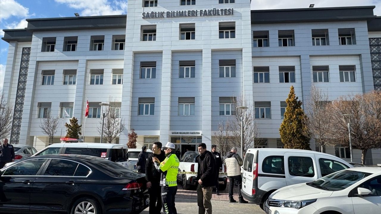 Konya'da Dekan Yardımcısını Vuran Öğrenci İntihar Girişiminde Bulundu