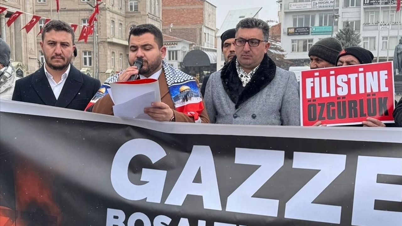 Konya ve Aksaray'da Trump'ın Gazze Planına Protestolar
