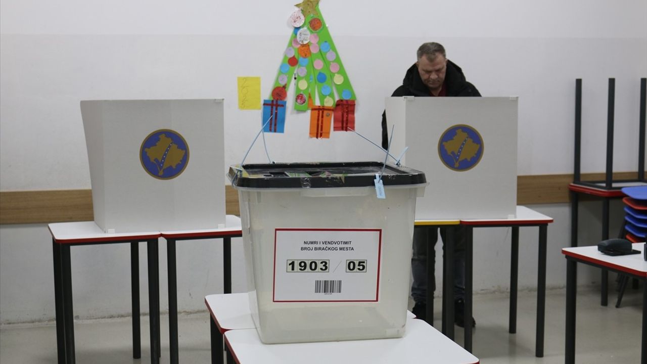 Kosova'da Genel Seçim Süreci Başladı