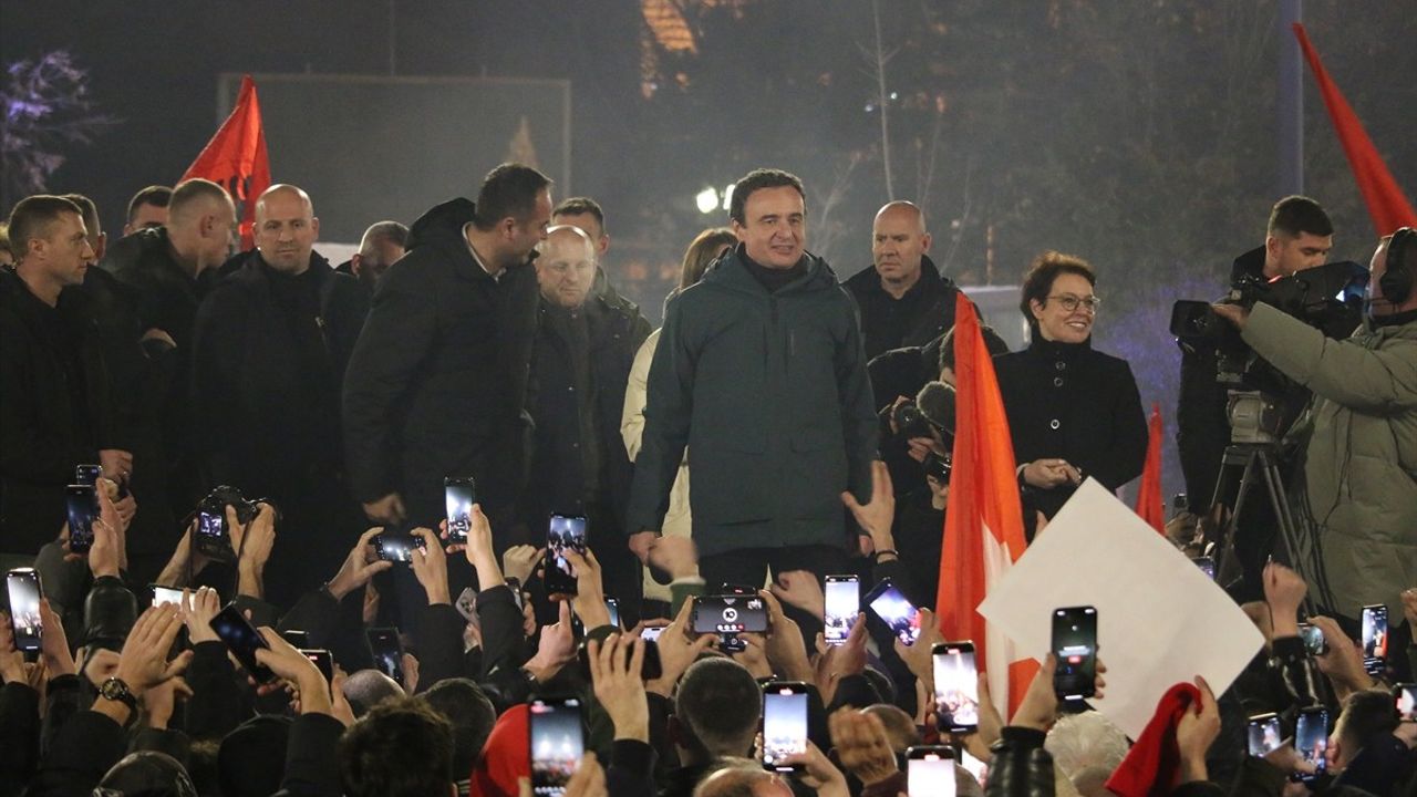 Kosova Genel Seçiminde Başbakan Kurti Zaferini İlan Etti
