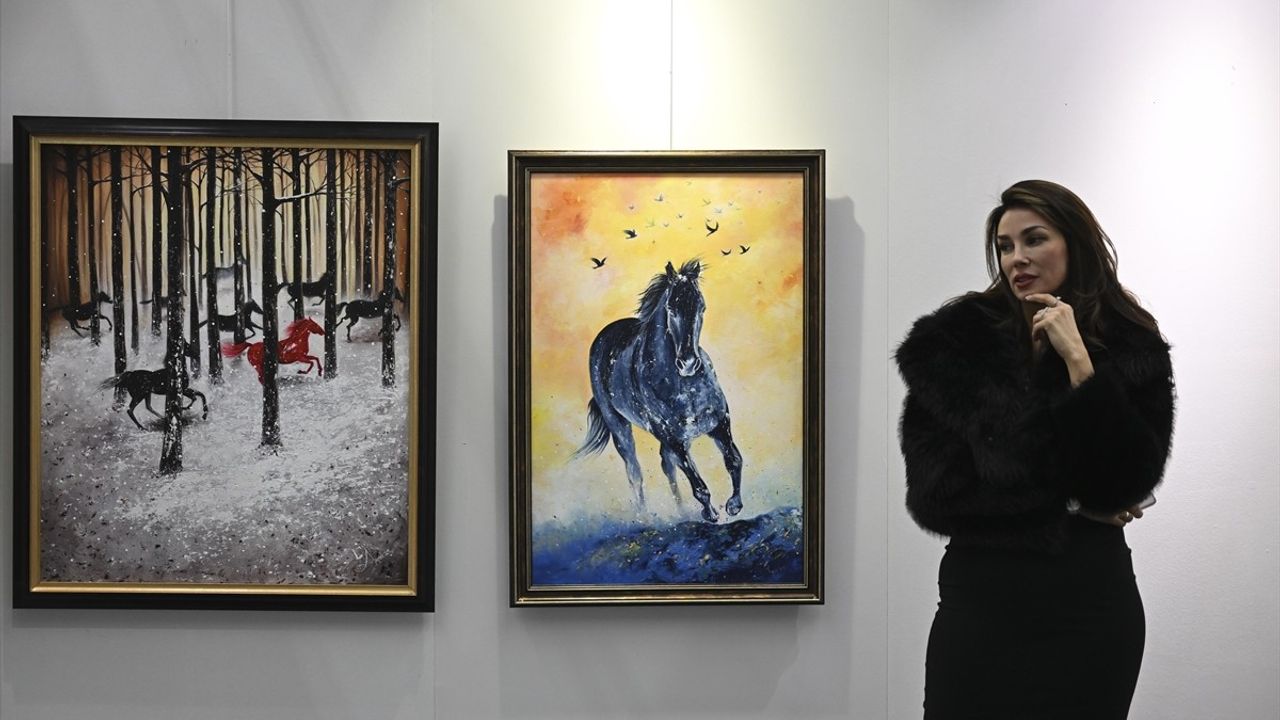 Kültür ve Turizm Bakanı Ersoy, ArtAnkara 11. Uluslararası Çağdaş Sanat Fuarı'nda Türk Sanatçıların Görünürlüğüne Dikkat Çekti