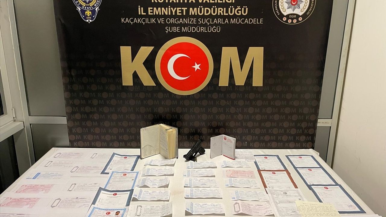 Kütahya'da Tefecilik Operasyonunda 4 Şüpheli Gözaltına Alındı