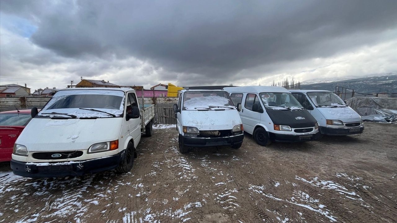 Kütahya'da Trafikten Çekme Belgeli Araç Operasyonu: Üç Şüpheli Yakalandı