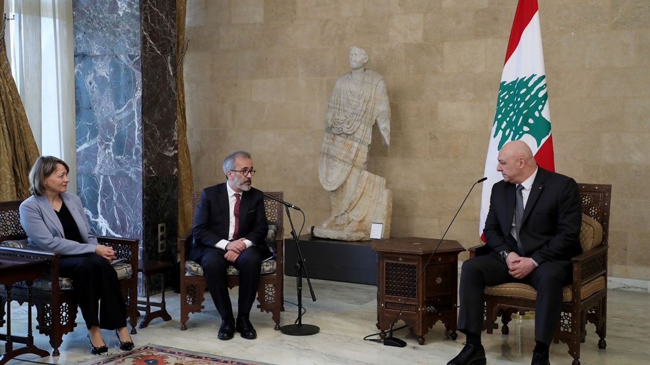 Lübnan Cumhurbaşkanı Avn, Filistinlilerin Yerinden Edilmesini Reddetti