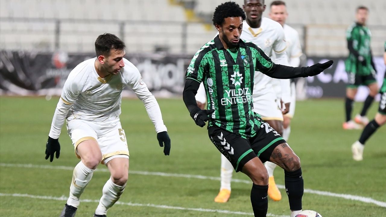 Manisa FK-Kocaelispor Maçının Ardından Hakan Şapçı ve İsmet Taşdemir Açıklamalarda Bulundu