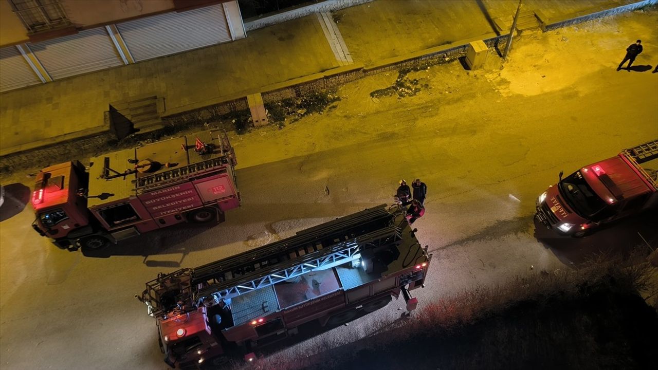 Mardin Nusaybin'de Yangın: 4 Kişi Dumandan Etkilendi