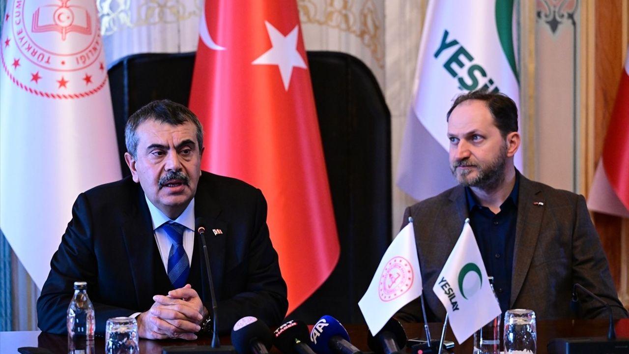 MEB ve Yeşilay'dan Bağımlılıkla Mücadele İçin Önemli İşbirliği Protokolü