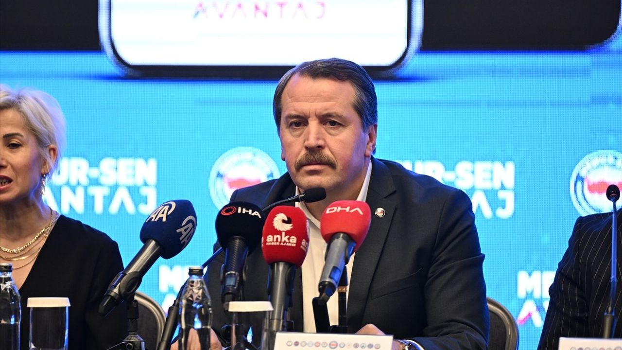 Memur-Sen, Kamu Görevlilerine "Avantaj" Uygulamasıyla İndirim İmkanları Sunuyor