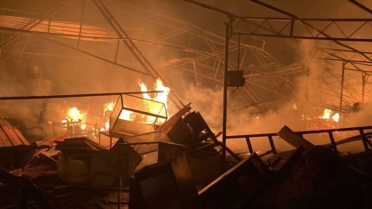 Mersin Erdemli'de Boş Çiftlik Evinde Yangın Çıktı