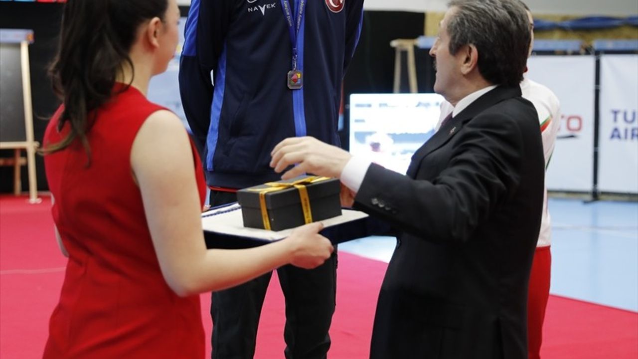 Mete Gazoz, Avrupa Salon Okçuluk Şampiyonası'nda Gümüş Madalya Kazandı