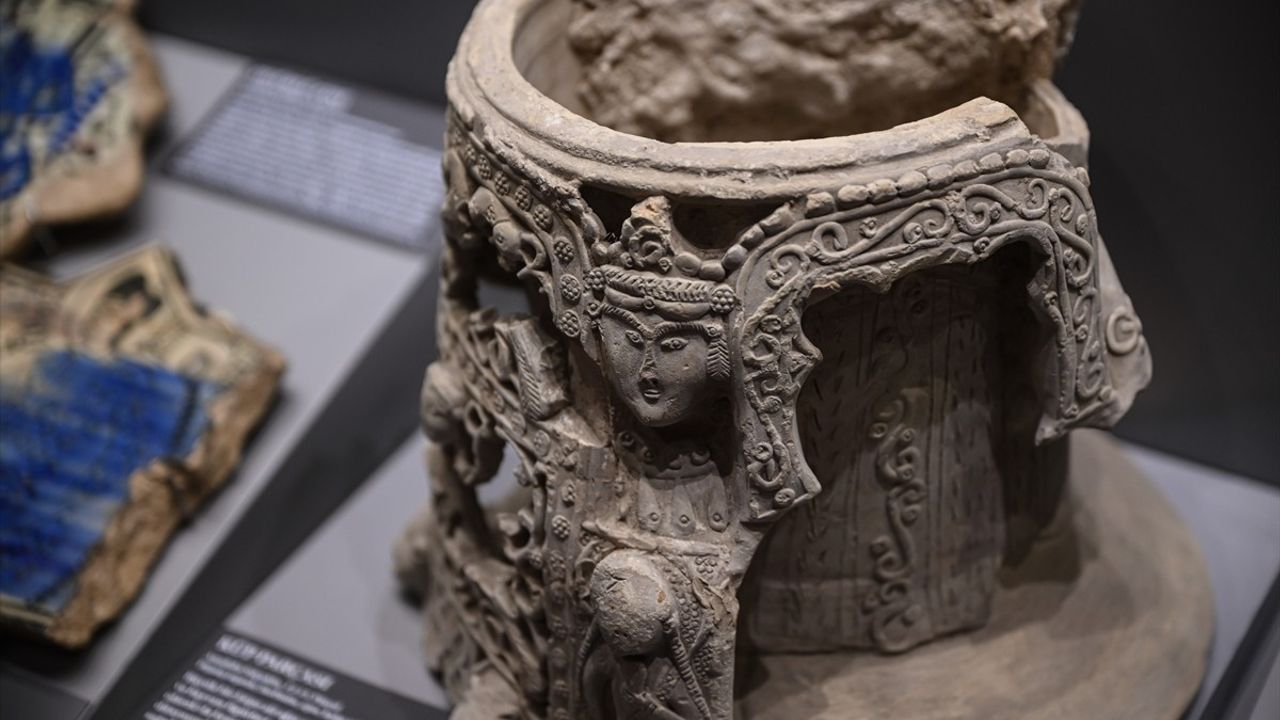 Millet Kütüphanesi'nde Anadolu Selçuklu Sergisi Açıldı