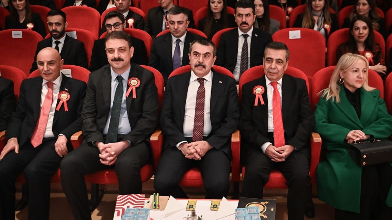 Milli Eğitim Bakanı Tekin, Vakıf Faaliyetlerine Destek Vereceklerini Açıkladı