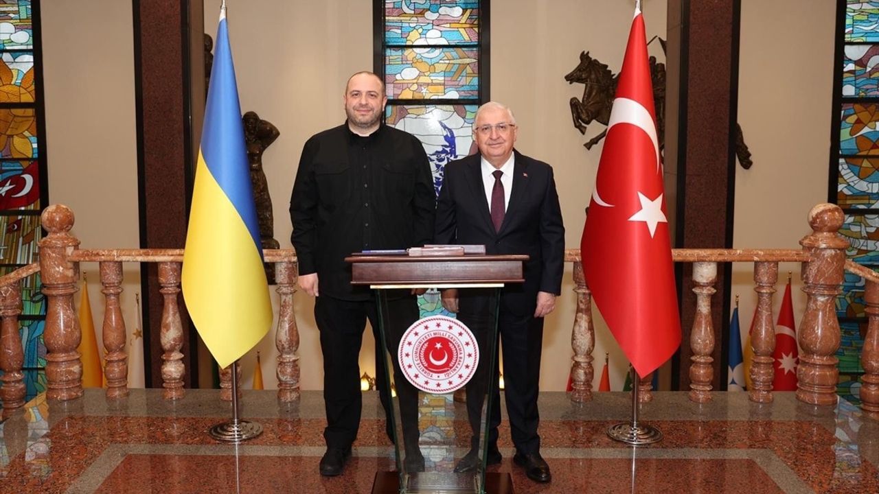 Milli Savunma Bakanı Güler, Ukrayna Savunma Bakanı Umerov ile Görüşme Gerçekleştirdi