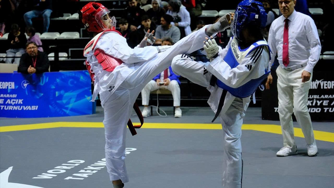 Milli Sporcular Türkiye Açık Tekvando Turnuvası'nda 36 Madalya Kazandı